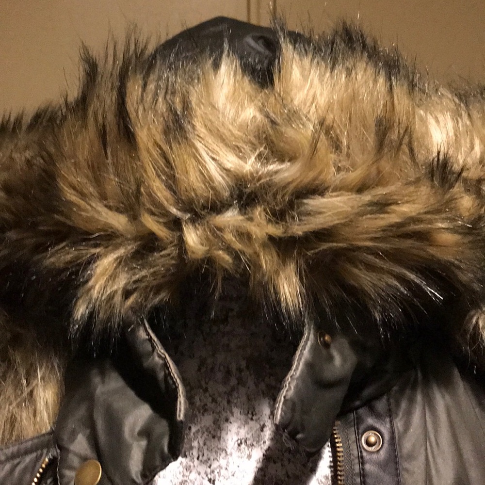 Coat - Picture 7 of 8